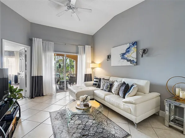 9640 NW 2nd Street #5-305, Pembroke Pines, FL 33024