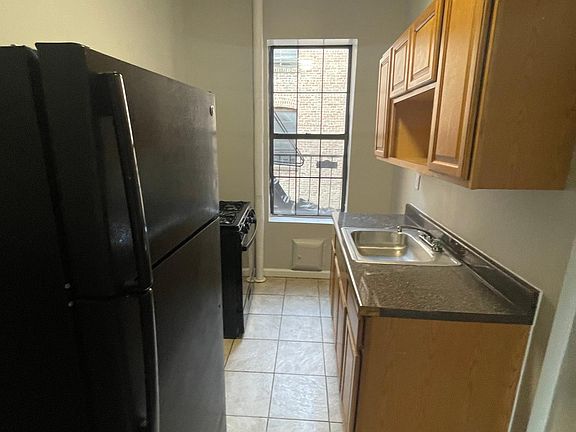 4th image of 280 S Harrison St #31