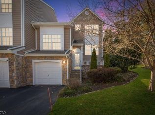 2 Stonehedge Rd, Millington, NJ 07946