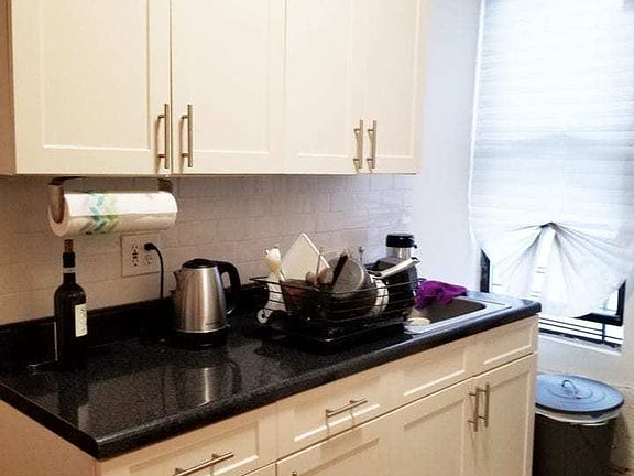 5th image of 1144 44th Dr APT 17