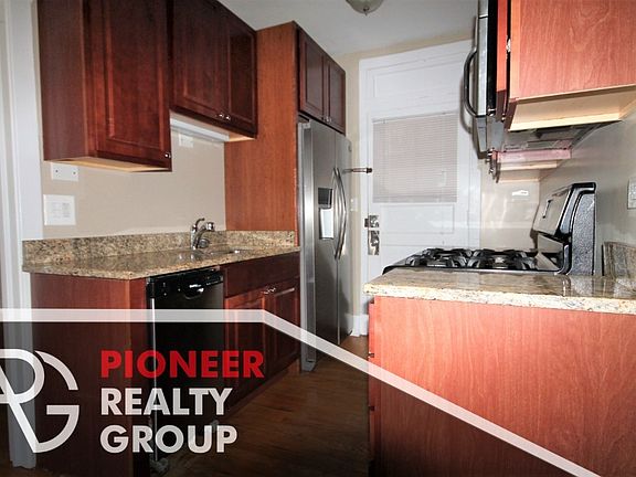 2nd image of 2100 W Ainslie St #21001W
