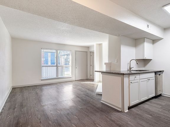 3rd image of 12200 Fleming Dr #504B