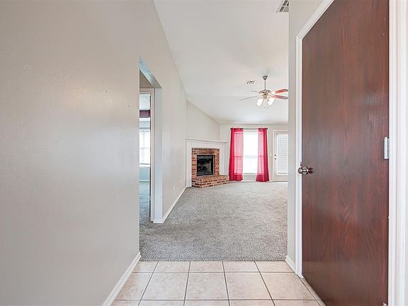 3rd image of 2720 SE 96th St