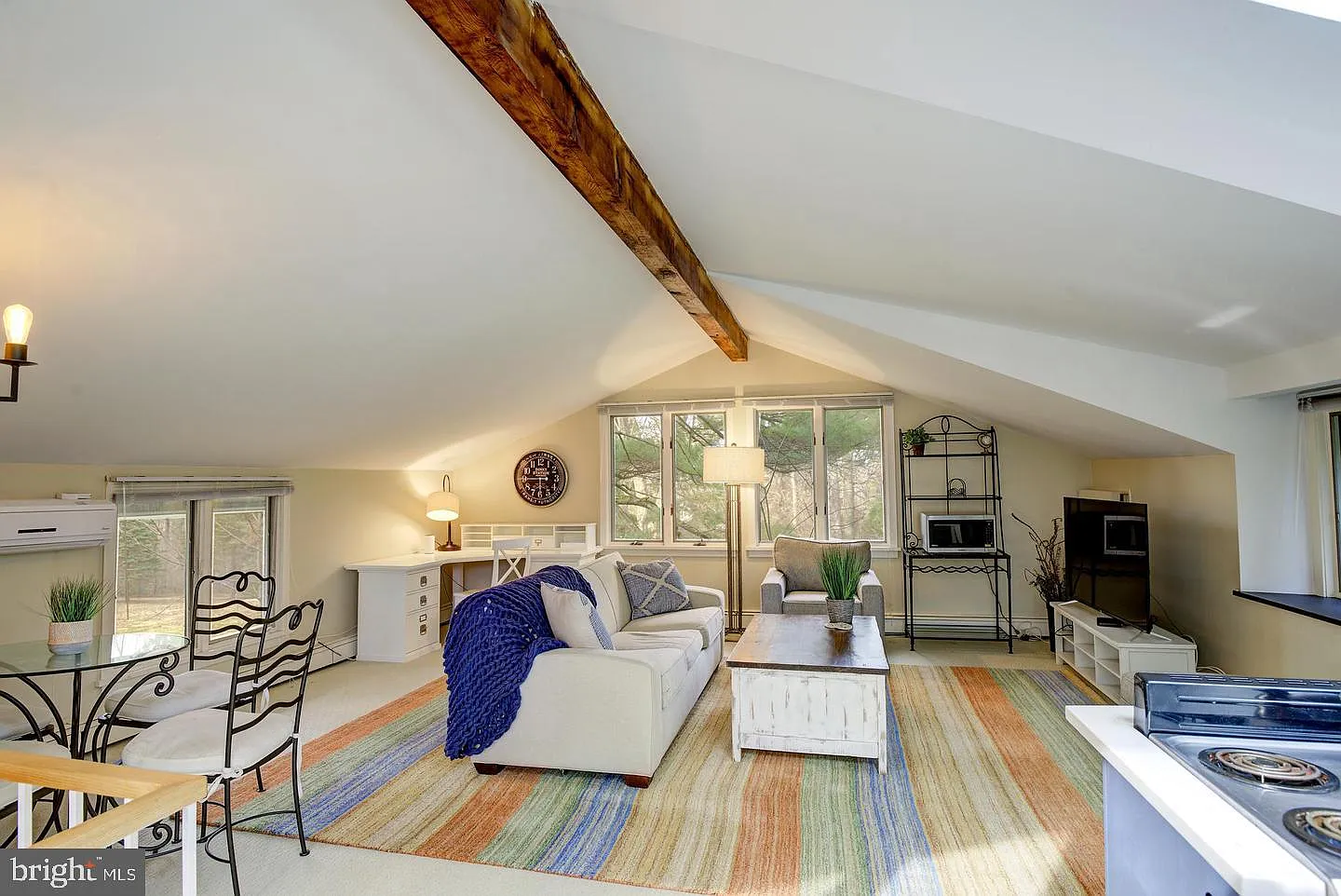 1 bed, 1.0 bath, 700 sqft, $3,250 — Photo 2