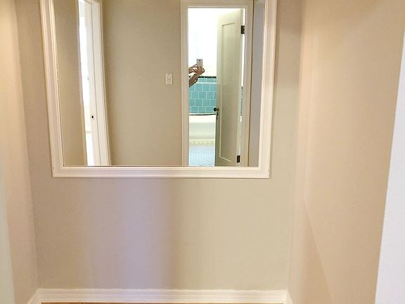 5th image of 425 S Detroit St APT 103