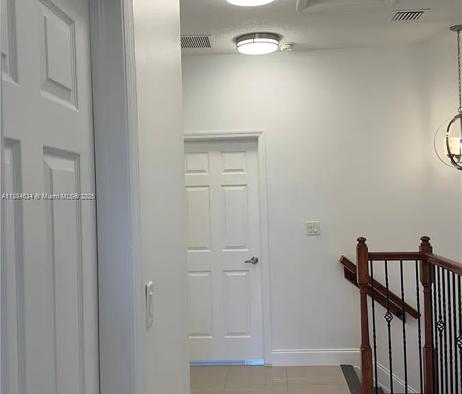 924 SW 143rd Ter — Photo 7