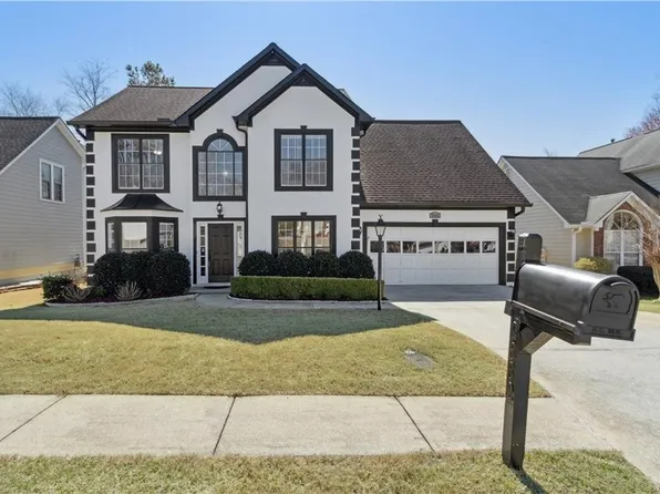 2882 Manor Glen Ln, Suwanee, GA 30024