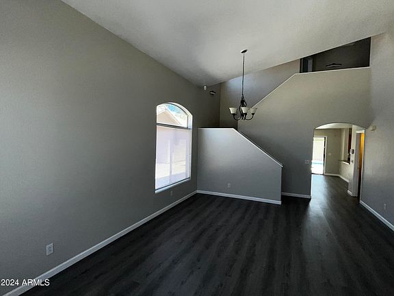 4th image of 16625 W MELVIN Street