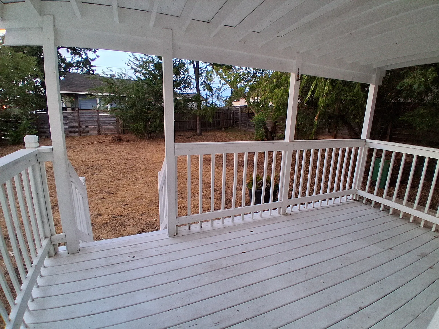 3 bed, 800 sqft, $2,100 — Photo 2