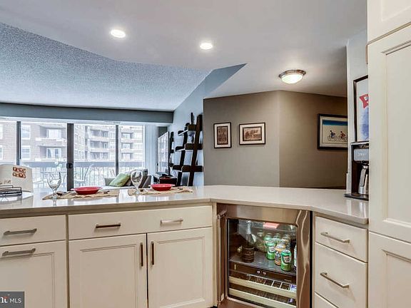 4th image of 3800 Fairfax Dr APT 210