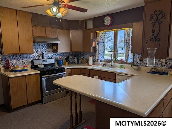 2nd image of 413 1st St N