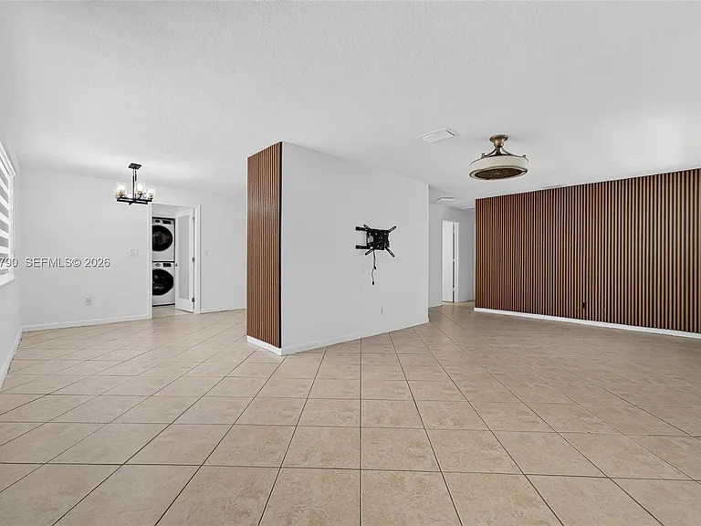 5921 NE 1st Ave — Photo 5
