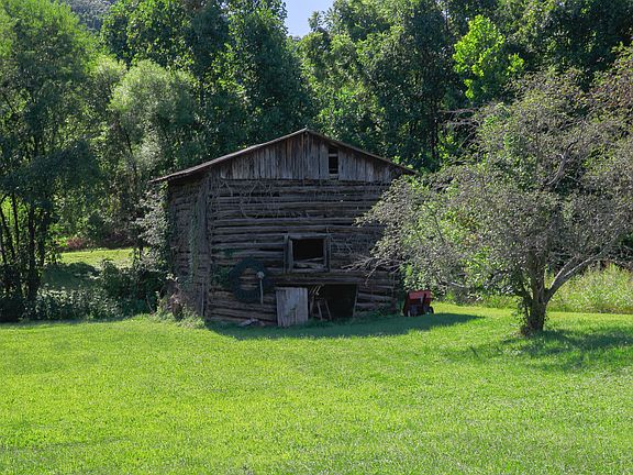 Tobacco Barn 