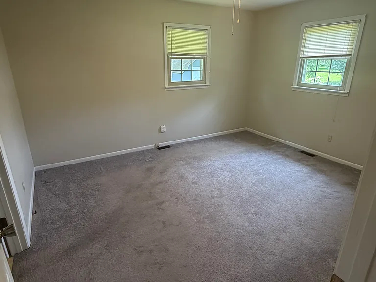 130 Carden Ln — Photo 15