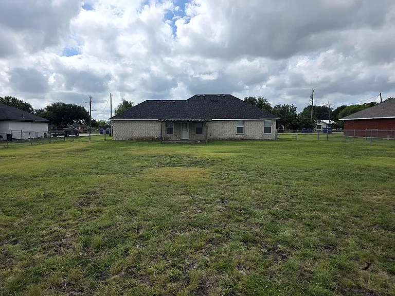 442 Green Acres Dr — Photo 12
