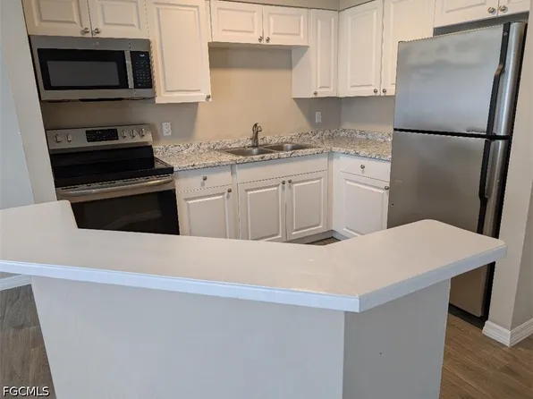 218 Hancock Bridge Pkwy APT 6, Cape Coral, FL 33990