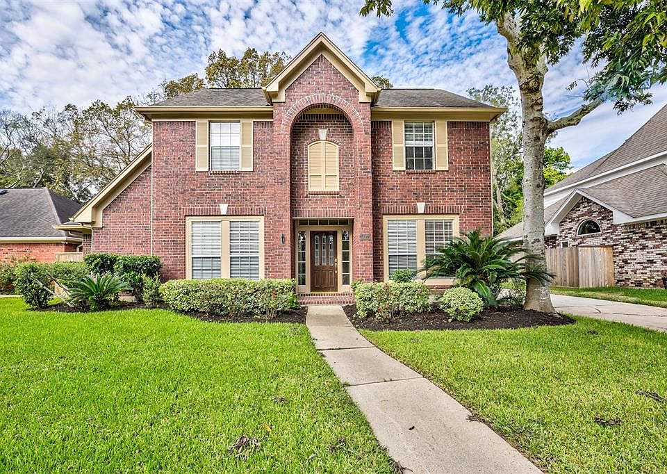 1st image of 1427 Honeysuckle Ln