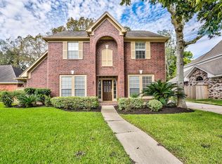1427 Honeysuckle Ln, Sugar Land, TX 77479