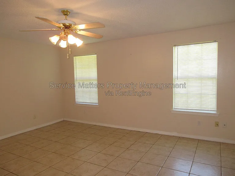 3714 Deer Creek Ln — Photo 10