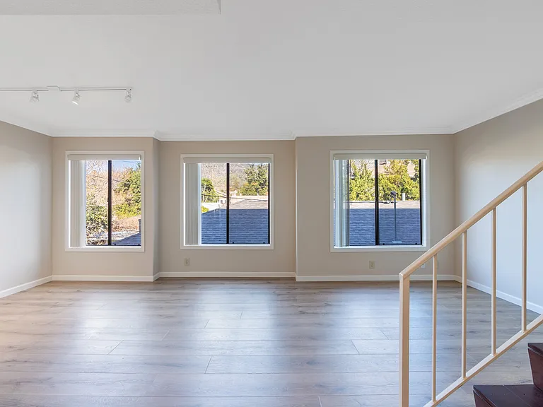1243 Virginia Ave #9 — Photo 8