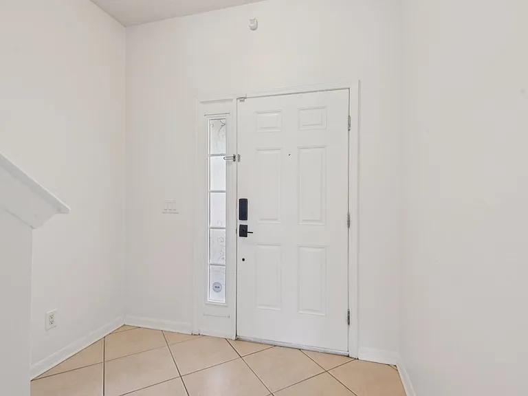 12805 Avelar Manor Pl — Photo 3