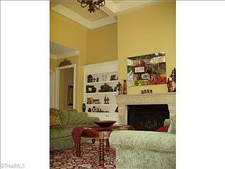 3rd image of 6 Wynnewood Ct