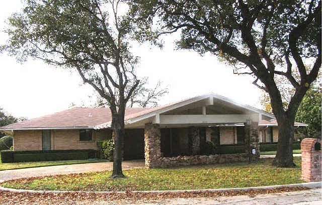 1st image of 3415 Apple Valley Dr