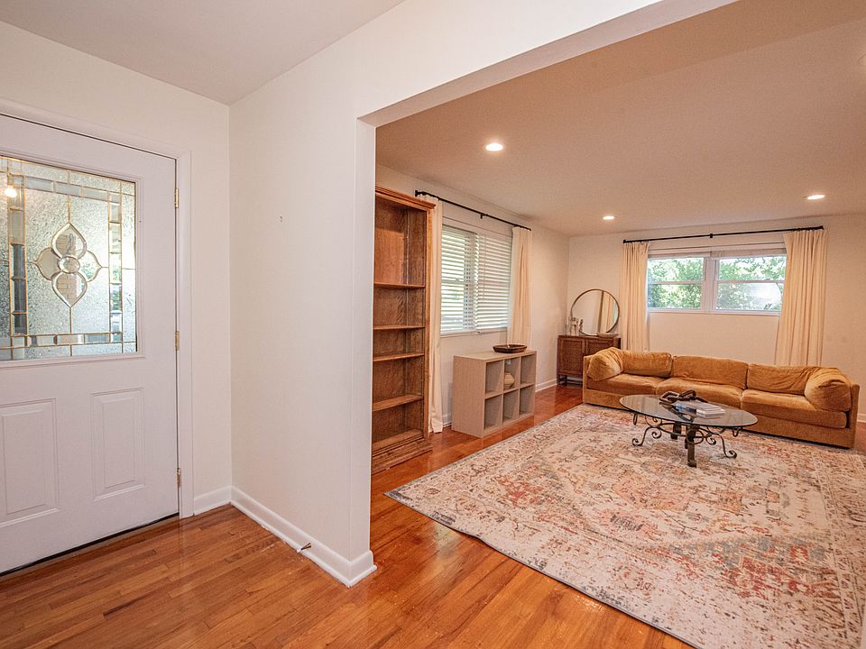 1st image of 106 Belmont Dr