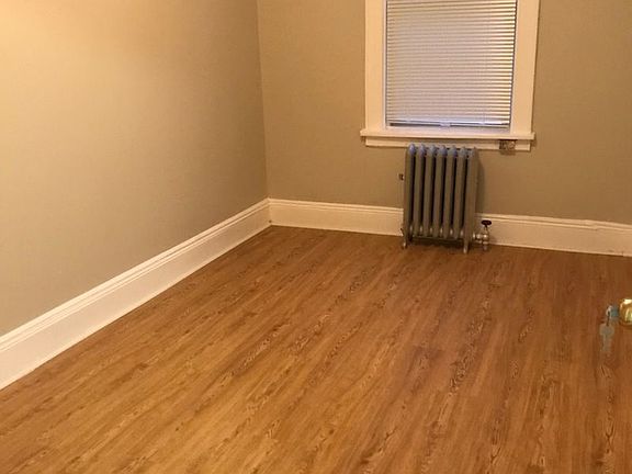 5th image of 3061 48th St APT 2R
