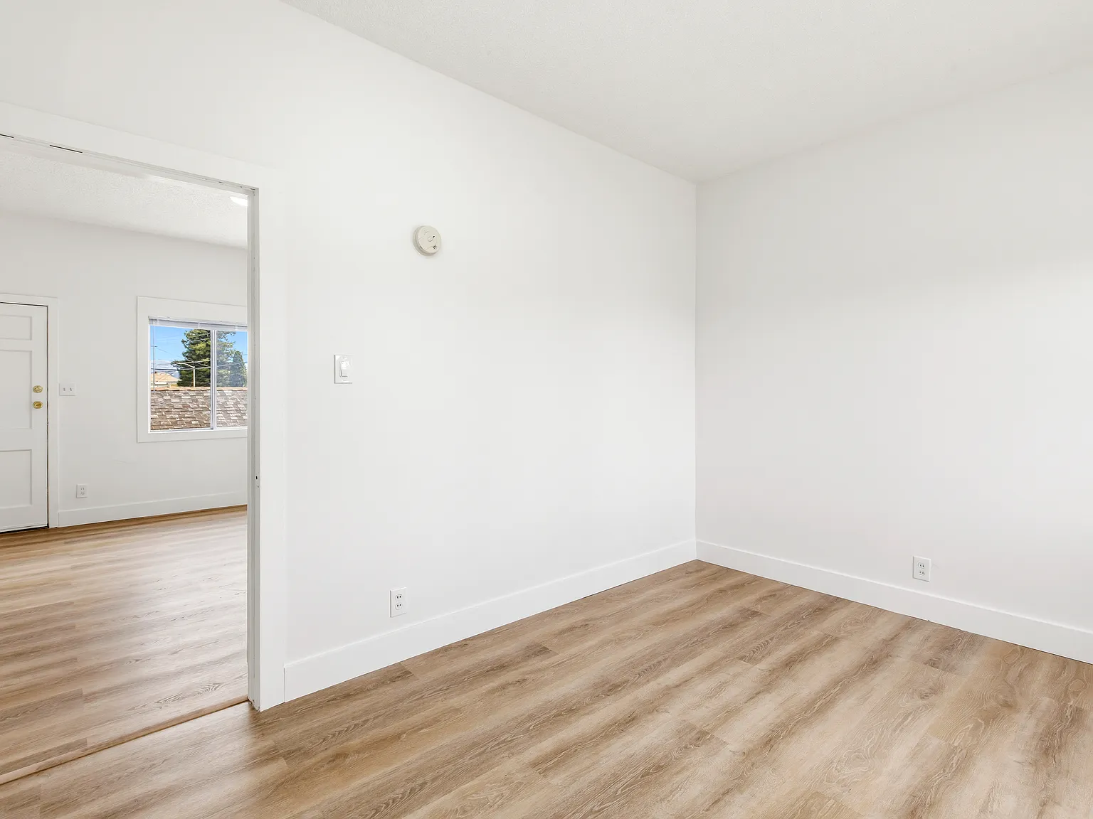 2 bed, $2,095 — Photo 4