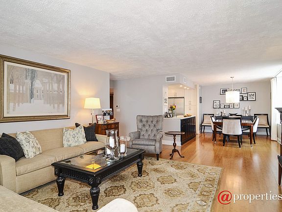 Living Room / Dining Room