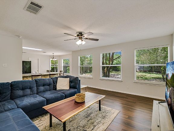 4th image of 16810 Bailey Jean Dr