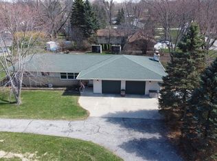 780 Plateau Ln, Waukesha, WI 53186