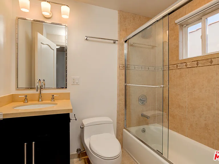 932 S Shenandoah St #5 — Photo 11