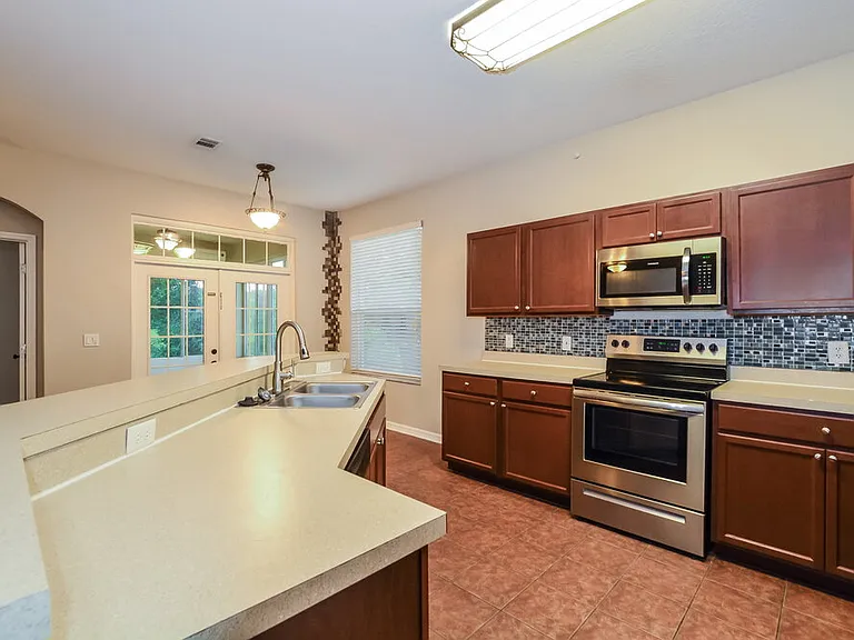 1605 Golfside Village Ct — Photo 5