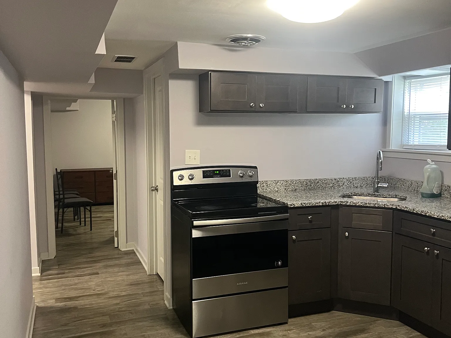 2 bed, 750 sqft, $1,350 — Photo 3