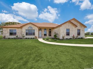 4355 Kusmierz Rd, Saint Hedwig, TX 78152
