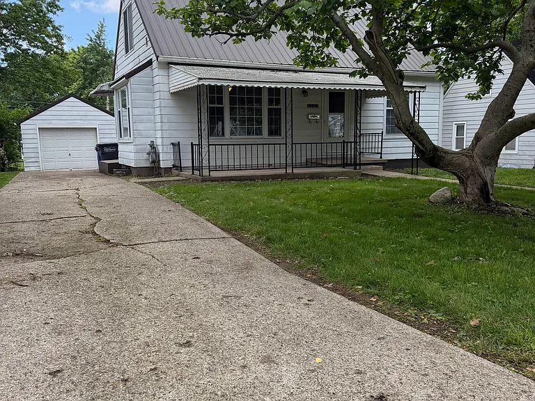 2309 S Courtland Ave — Photo 2