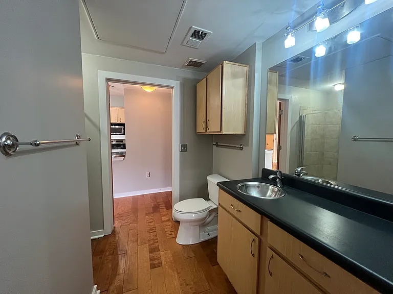 1803 Broadway #403 — Photo 7