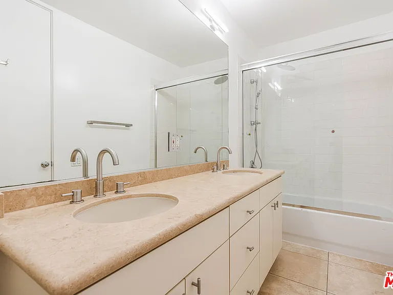 330 S Barrington Ave #210 — Photo 15