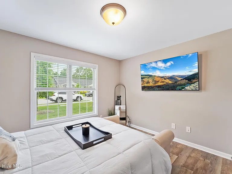 242 Legacy Ln — Photo 26