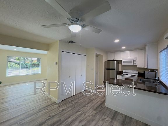 5th image of 8849 La Riviera Dr Unit C