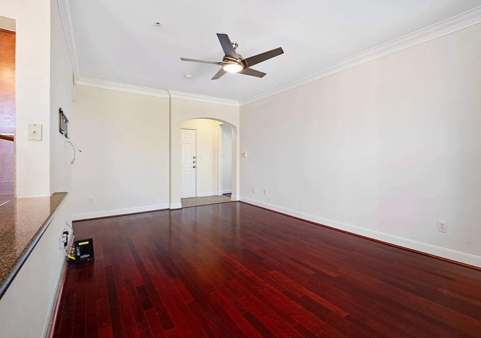 Modern Condo Living Near Downtown Austin & Movie House Theater — Photo 3