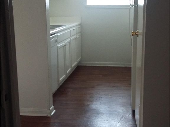 3rd image of 324 Lake Meadows Dr