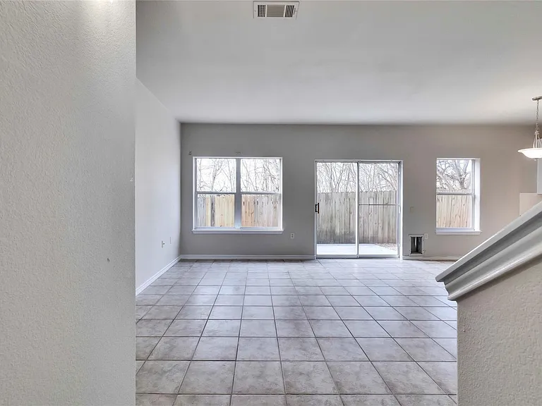 7312 E Ben White Blvd #6 — Photo 12