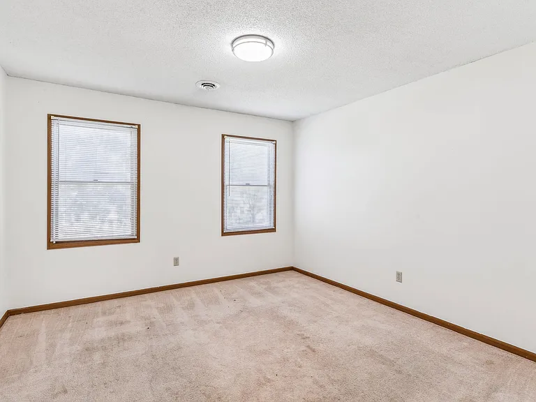 2357 Amy Ave — Photo 7