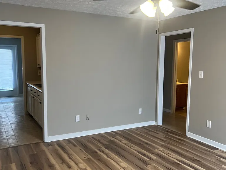 403 E Pershing Ave #B — Photo 1