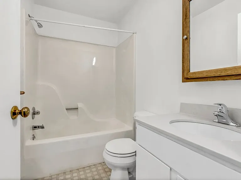 704 Nicc Apt Dr — Photo 10