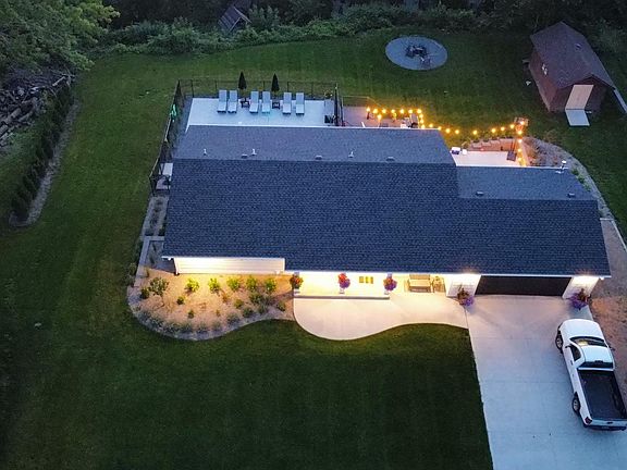 3rd image of 7000 Tecumseh Ln