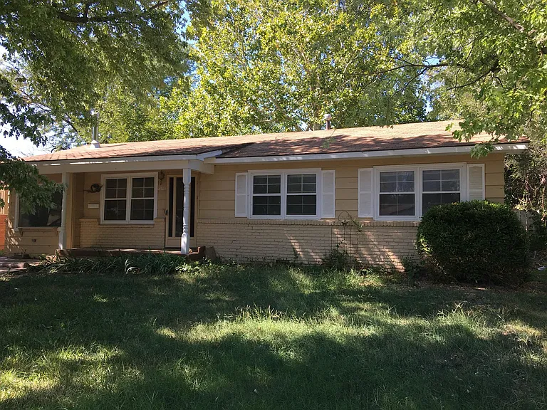 2304 W Lotus St — Photo 5